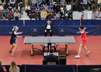 Match de tennis de table à La Raquette