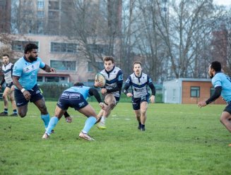 équipe de rugby sur le terrain