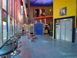 le hall d'accueil du cinéma