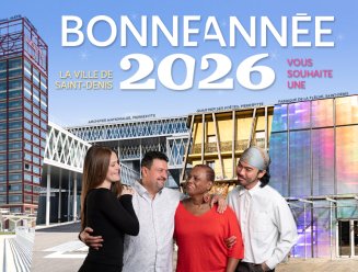 plusieurs habitants devant les monuments de Saint-Denis