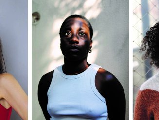 Elles jonglent dans les vagues