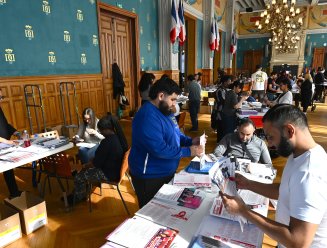 Mise sous pli des documents électoraux