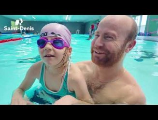 Apprendre à nager au Centre Aquatique Olympique Métropole du Grand Paris