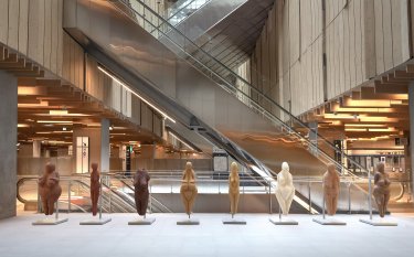 Œuvres d'art à l'intérieur de la gare Saint-Denis Pleyel