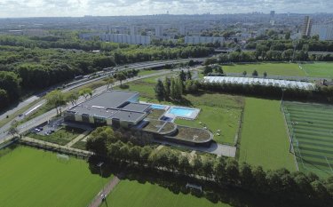 Vue aérienne de la piscine Annette-Kellermann