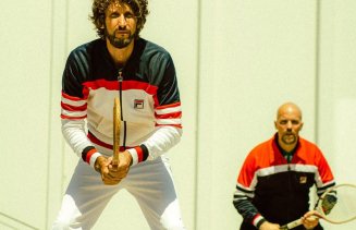 Sportifs avec tenu fila