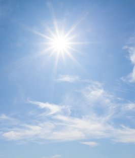 Ciel bleu et ensoleillé